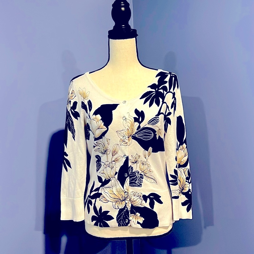 White House Black Market Cardigan Rhinestone Snap Closure Black Tan Flowers